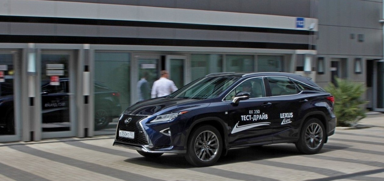 Пятёрку лидеров продаж в премиум-классе возглавил Lexus