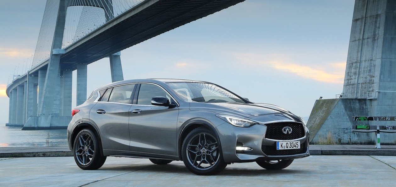 Infiniti Q30 получил российский ценник