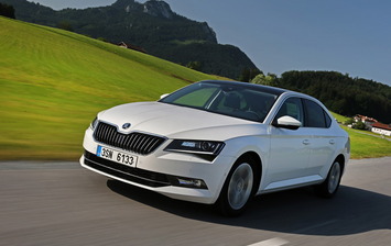 Skoda готовит обновленный Superb