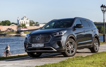 Новый Hyundai Grand Santa Fe получил российский ценник