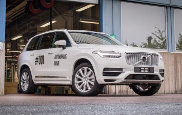 Автомобили Volvo поехали на автопилоте