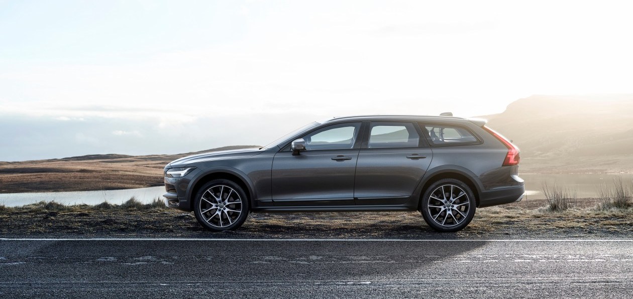 Новый Volvo V90 Cross Country: первые фото