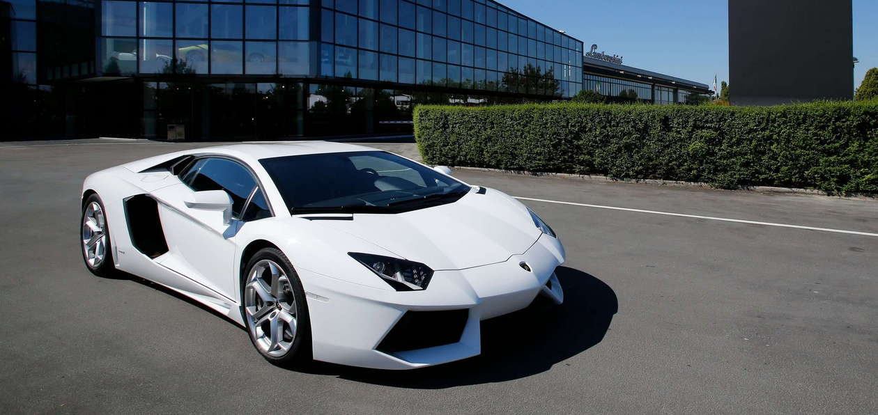 Lamborghini испытывает на Нюрбургринге обновленный Aventador