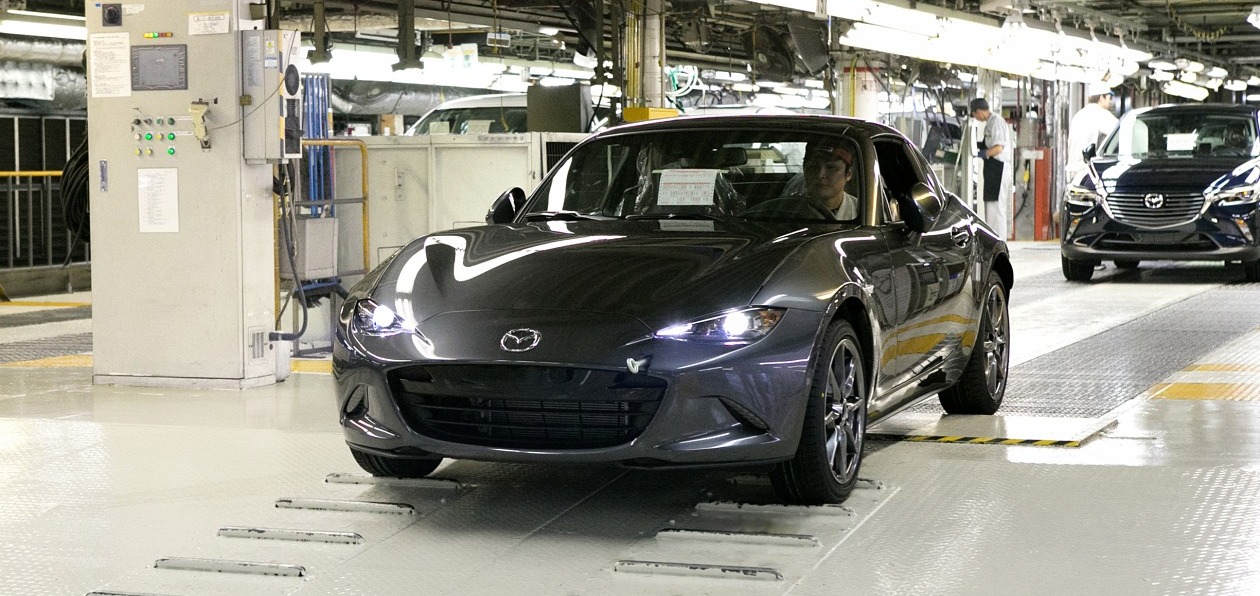 Новая Mazda MX-5 RF встала на конвейер