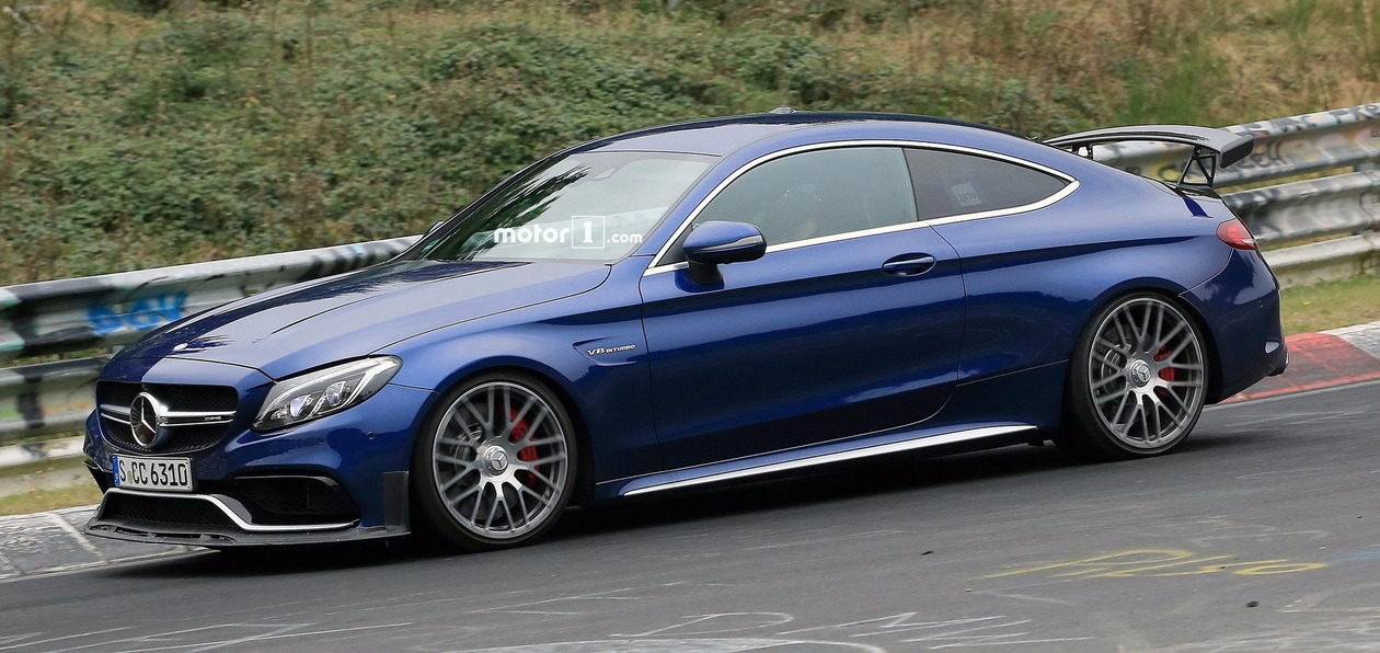 Mercedes испытывает на Нюрбургринге топовую версию C 63 AMG Coupe