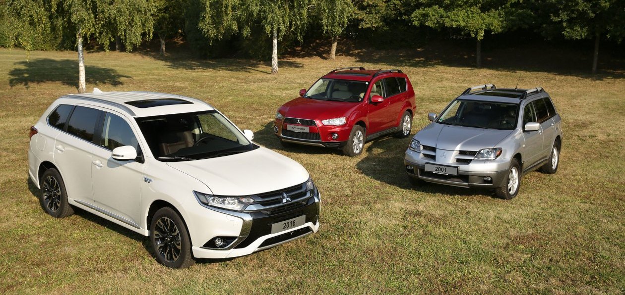 Mitsubishi отмечает 15-летие кроссовера Outlander