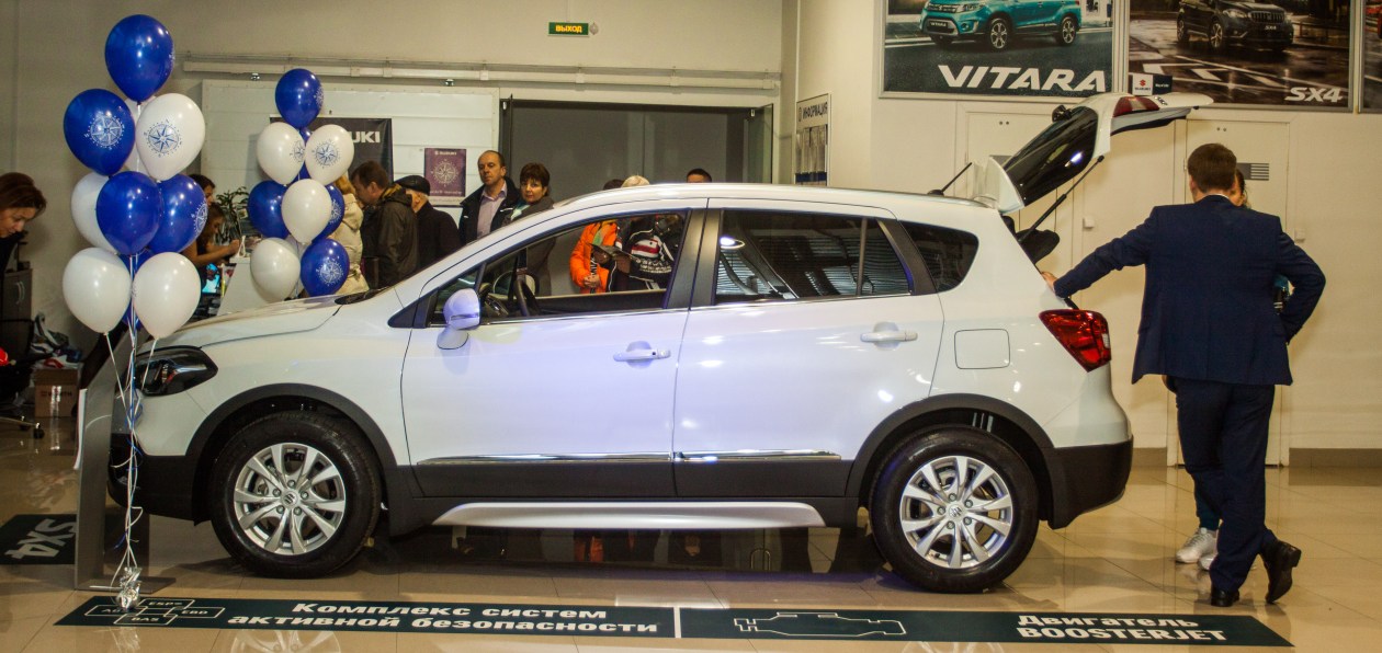 В Петербурге представили обновленный Suzuki SX4