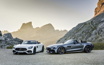 В 2017 году Mercedes привезет в Россию новые версии AMG GT