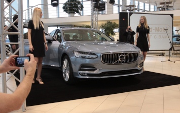 В Петербурге показали новый Volvo S90