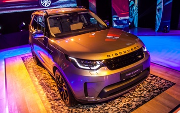 Все о Land Rover Discovery V: щупаем живьем новейший британский внедорожник