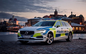 Шведские полицейские будут ездить на новом Volvo V90