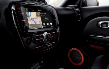 Российские версии автомобилей Kia «подружатся» со смартфонами