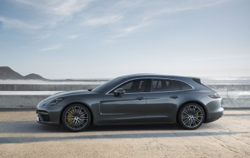 Женева 2017: в Porsche рассекретили универсал Panamera