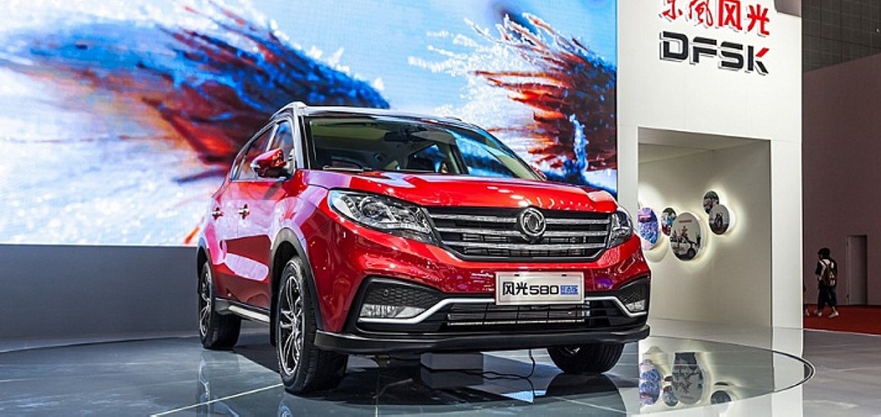 Dongfeng представил семиместный кроссовер для России
