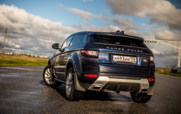 Британцы вывели на тесты новый Range Rover Evoque