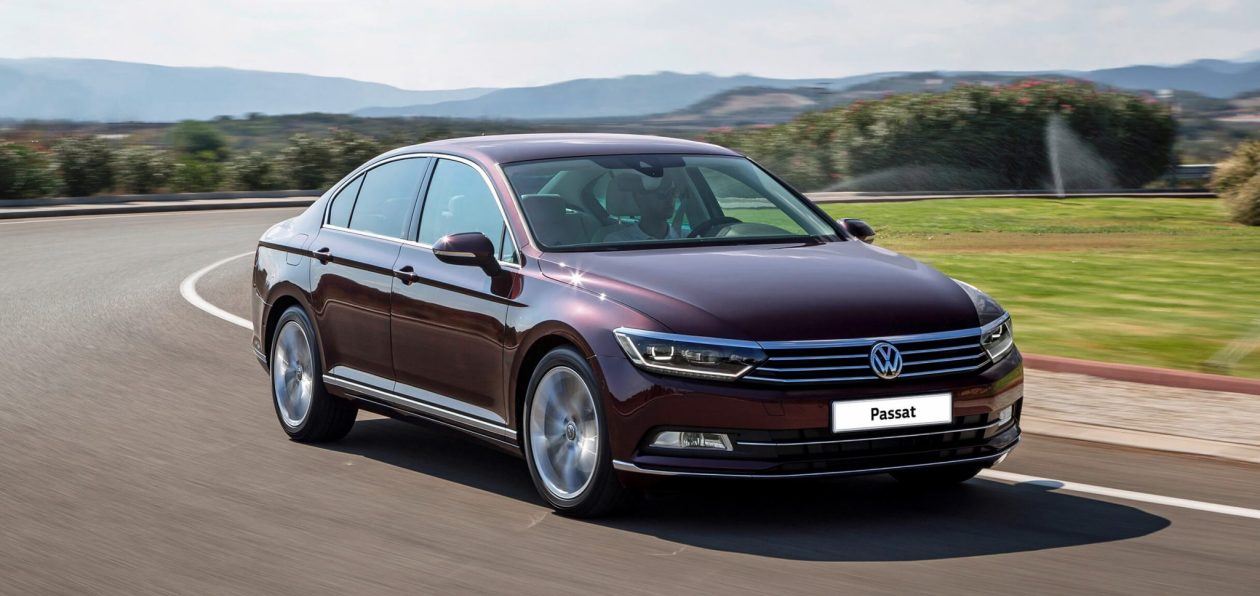 Volkswagen снижает цены на флагманскую модель в России