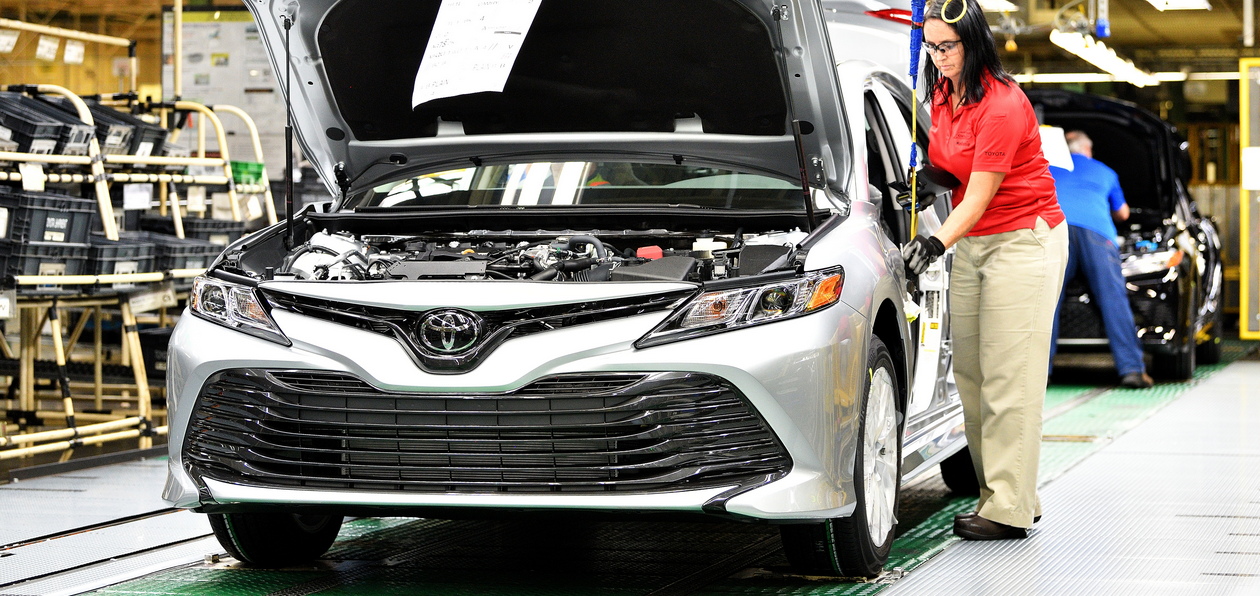 Новая Toyota Camry встала на конвейер