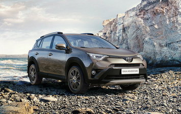 «Внедорожная» спецверсия Toyota RAV4 доехала до России