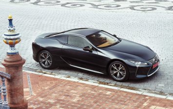 Новый Lexus LC 500 доехал до России