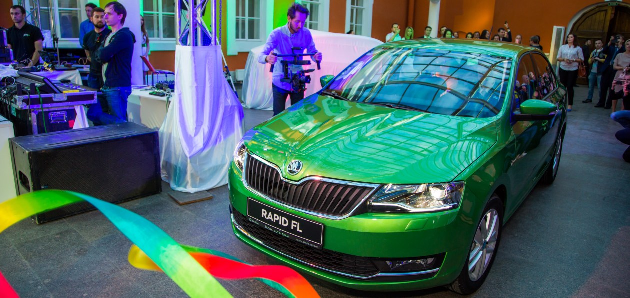 В России стартовали продажи Skoda Rapid FL: в Петербурге машину встретили с помпой