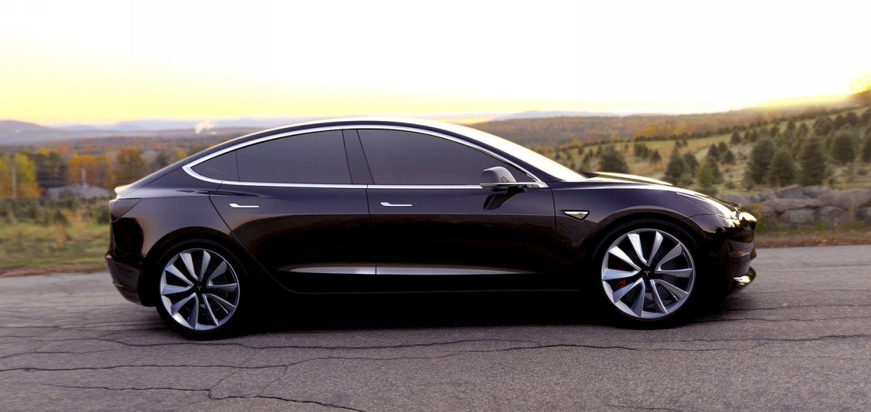 Стали известны характеристики самой доступной Tesla