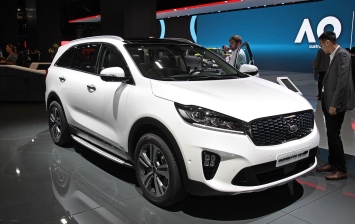Франкфурт 2017: Kia привезла большой кроссовер для России и маленький для Европы
