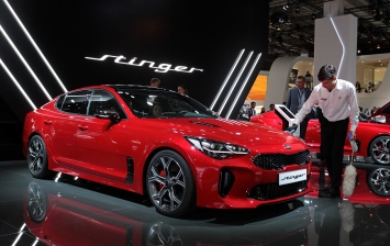 Франкфурт 2017: Kia Stinger появится в России по цене не менее 2 млн рублей
