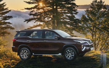 Toyota Fortuner стал доступен для заказа в России