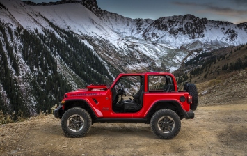 Jeep показал салон нового Wrangler