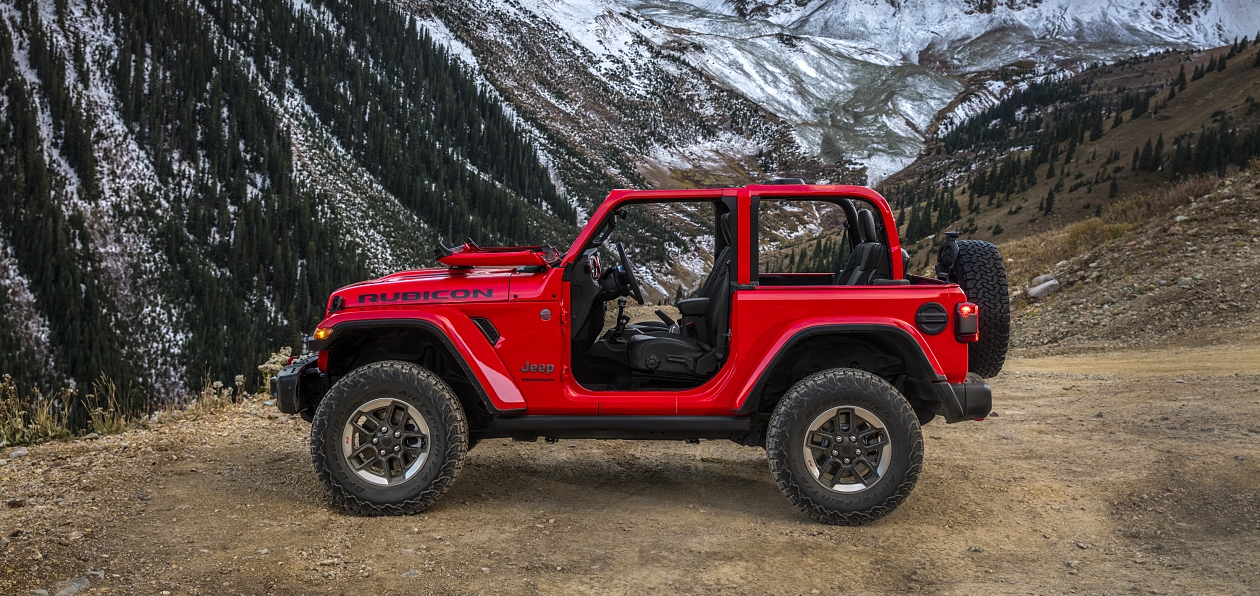 Jeep показал салон нового Wrangler