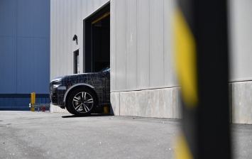 BMW выпустил пробную партию новых X7
