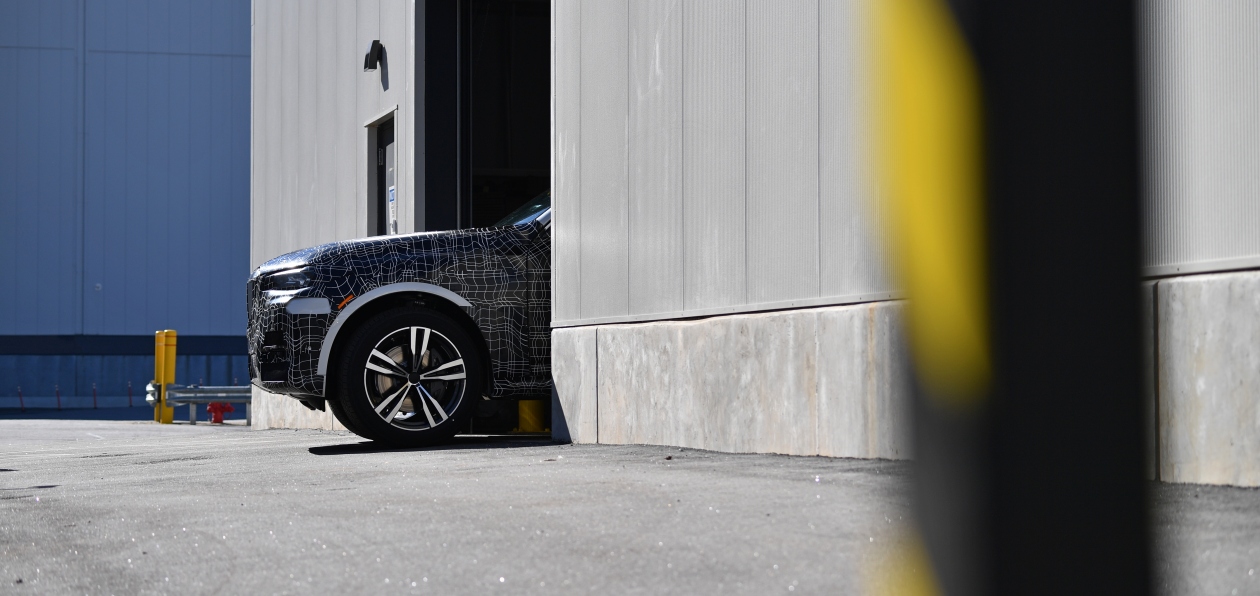 BMW выпустил пробную партию новых X7