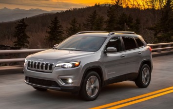 Jeep готовит обновленный Cherokee