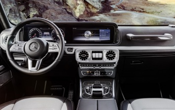 Mercedes показал салон нового G-Class