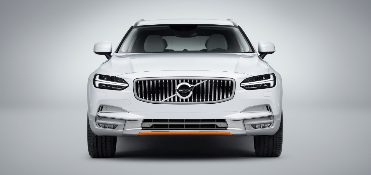 Спецверсия Volvo V90 Cross Country получила рублевый ценник