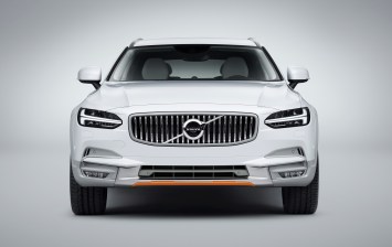 Спецверсия Volvo V90 Cross Country получила рублевый ценник