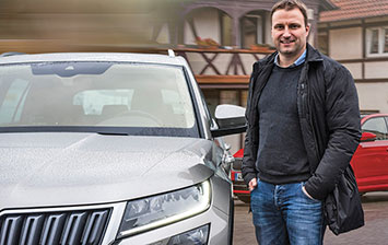 Тест-драйв с Яном Прохазкой: глава Skoda Auto Russia об особенностях работы в нашей стране