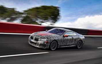 BMW испытывает новую «восьмерку»
