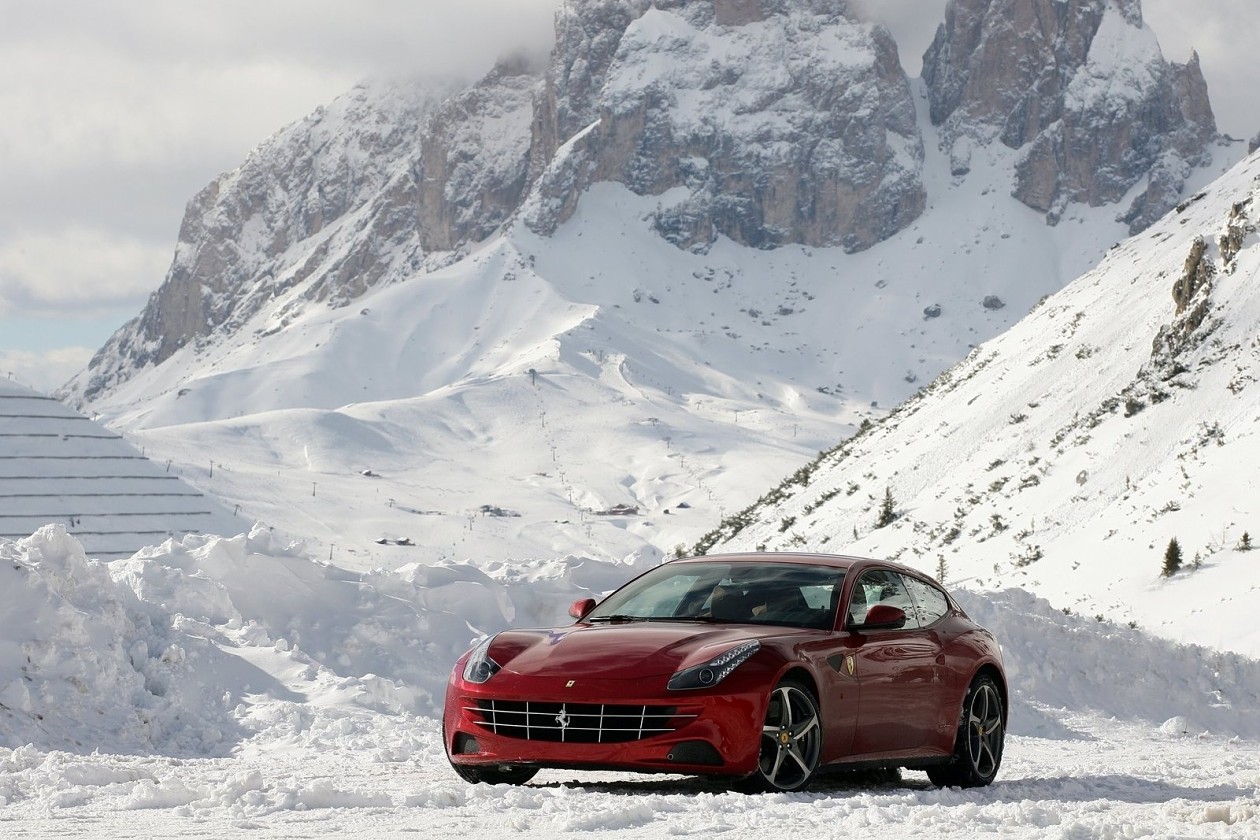 Кроссовер Ferrari дебютирует в конце 2019 года