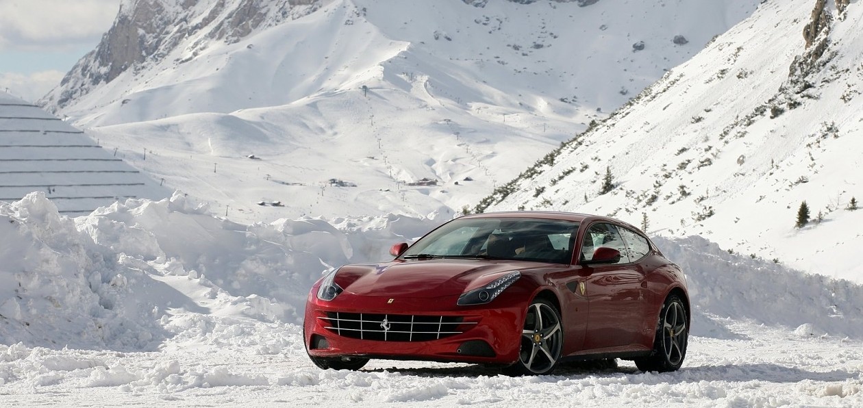 Кроссовер Ferrari дебютирует в конце 2019 года