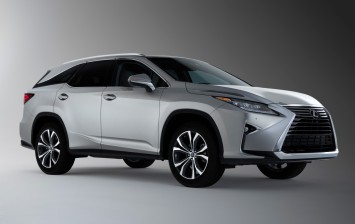 Новый Lexus RX L получил российский ценник