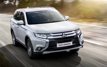 Mitsubishi Outlander стал доступен в новых версиях