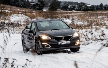 Тест-драйв обновленного Peugeot 408: ностальгия по двухтысячным