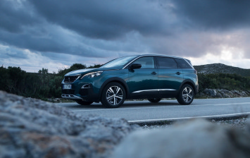 Peugeot 5008 доехал до России
