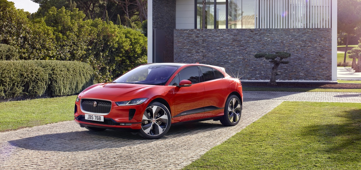 Jaguar выпустил первый I-Pace