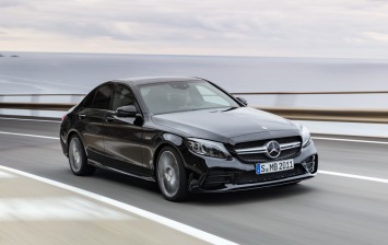 Mercedes добавил мощности модели C 43 AMG