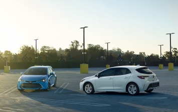 Нью-Йорк 2018: Toyota рассекретила хэтчбек Corolla