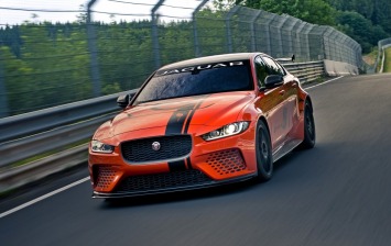 Jaguar модернизировал свой самый быстрый седан
