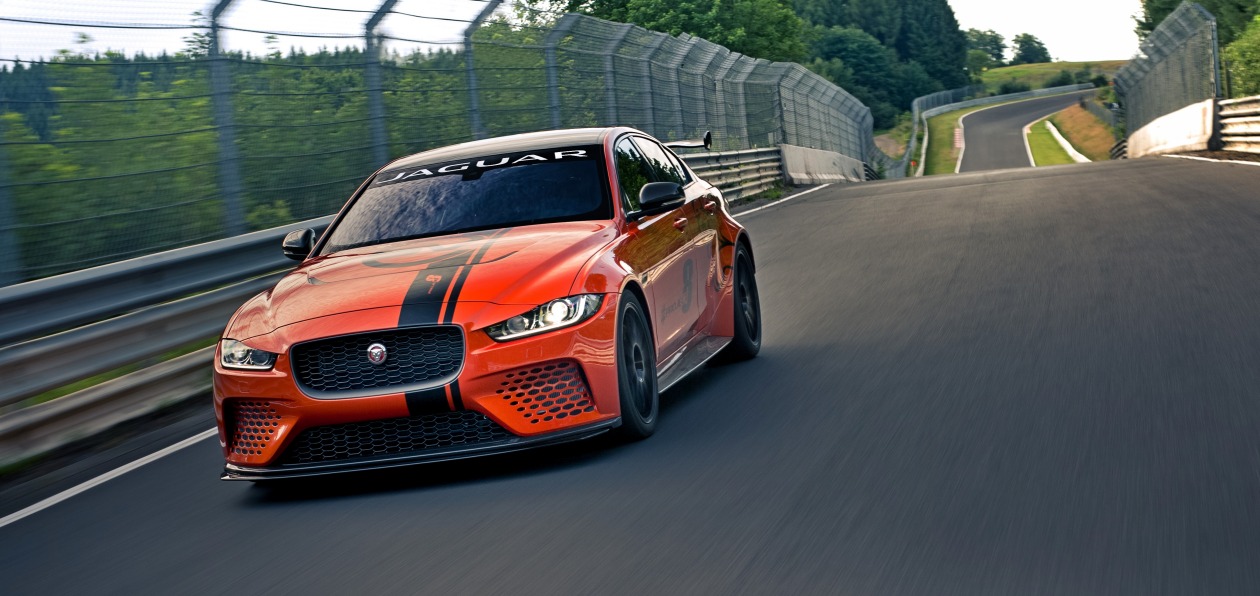 Jaguar модернизировал свой самый быстрый седан