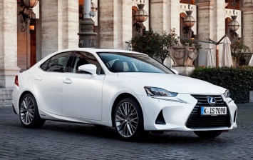 Обновленный Lexus IS доступен для заказа в России
